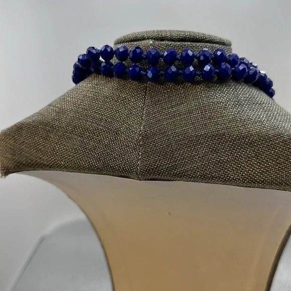 Beautiful glass royal blue necklace. The length is 18 inches long.​​ - Picture 2 of 4